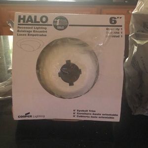Halo recess lighting 6 inch quantity of four eyeball trim